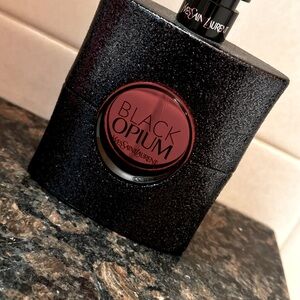 YvesSaintLaurent BLACK OPIUM EAU DE PARFUM